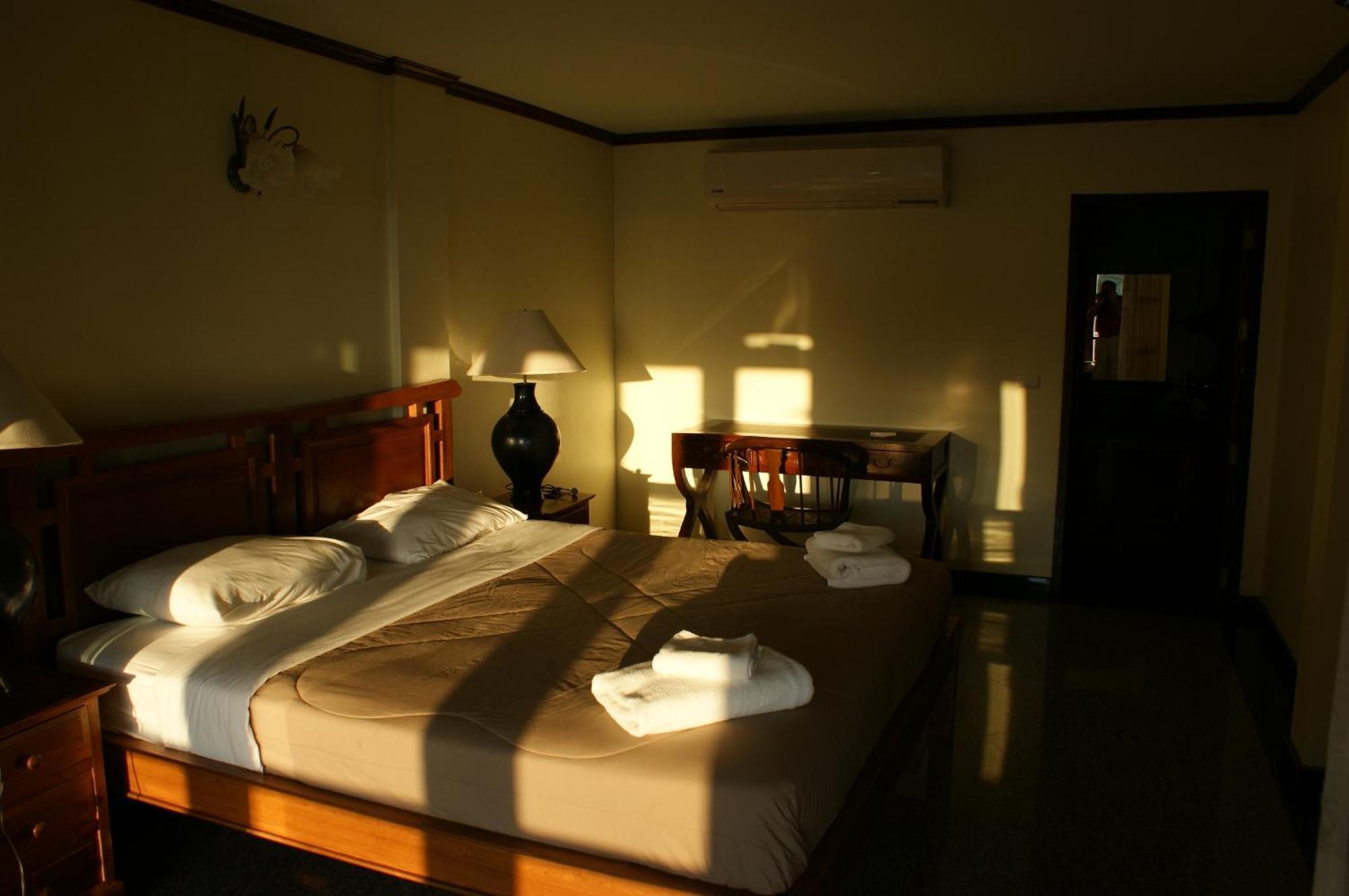 Prince Edouard Apartments & Resort Sha Extra Plus Patong Room photo